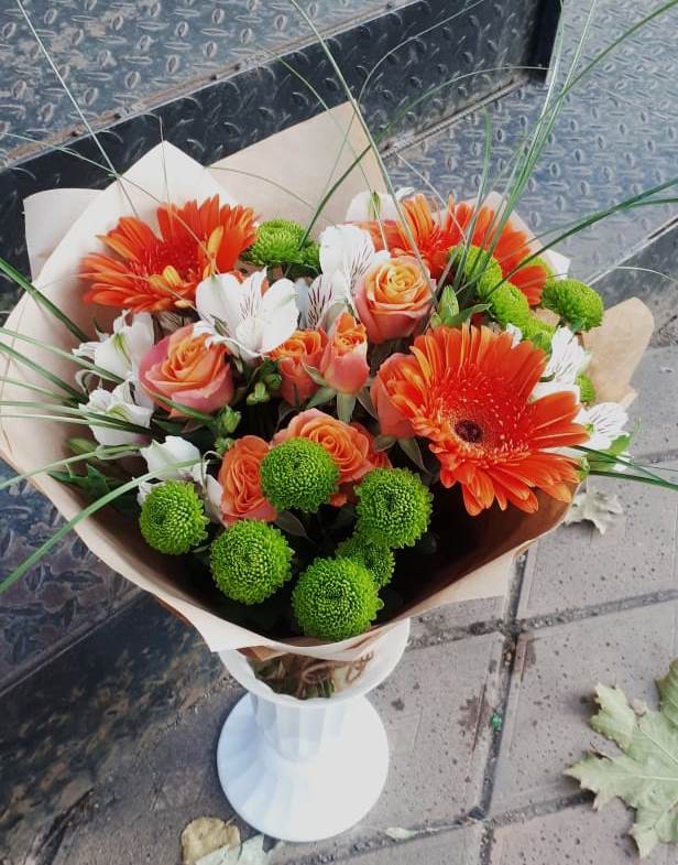 Букет цветов из: Герберы, Хризантемы, Альстромерии и Розы в Радице-Крыловке