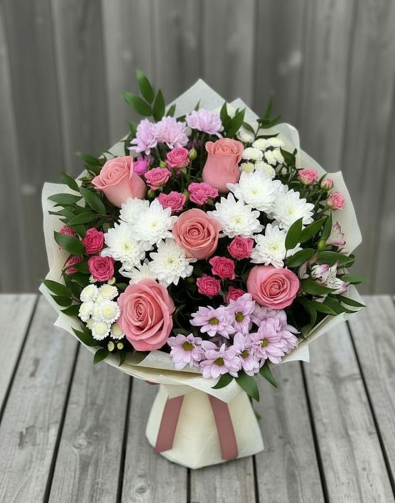 Букет цветов из: Альстромерии, Гвоздики, Розы и Хризантемы в Радице-Крыловке