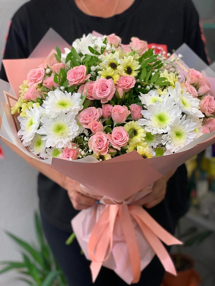 Букет цветов из: Розы и Хризантемы в Радице-Крыловке