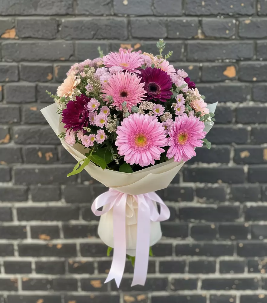 Букет цветов из: Герберы и Хризантемы в Радице-Крыловке