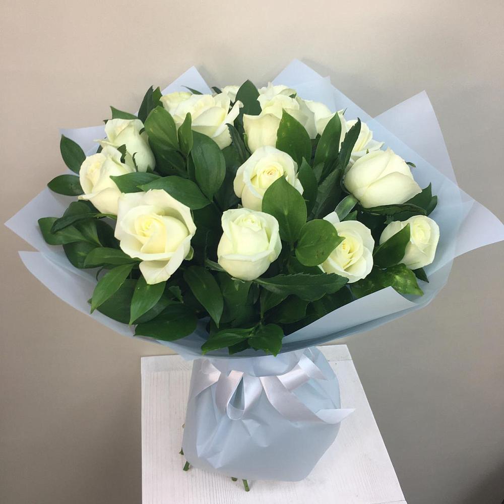 Букет 15 Белых роз Проуд в Радице-Крыловке