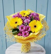 Букет цветов из:  Хризантемы и Герберы в Радице-Крыловке