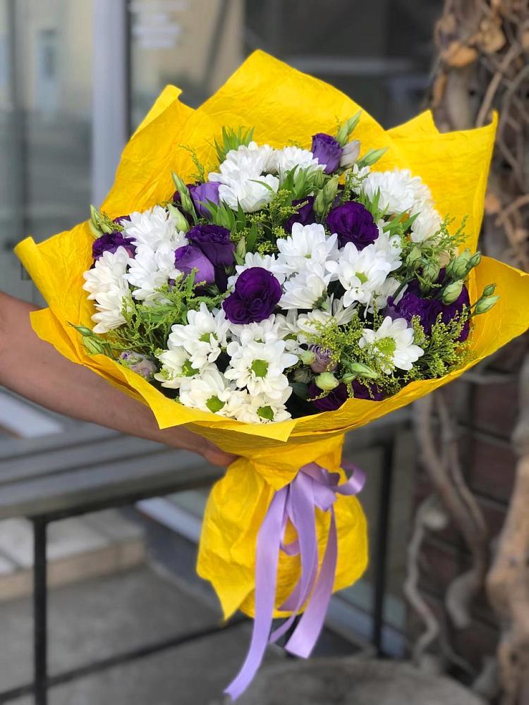 Букет цветов из: Ирисы, Хризантемы и Ромашки в Радице-Крыловке