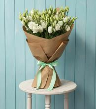 Букет цветов из:  Лизиантусы в Радице-Крыловке