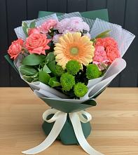 Букет цветов из:  Гвоздики, Розы, Герберы и Хризантемы #REPLACE_PRED# Радице-Крыловке