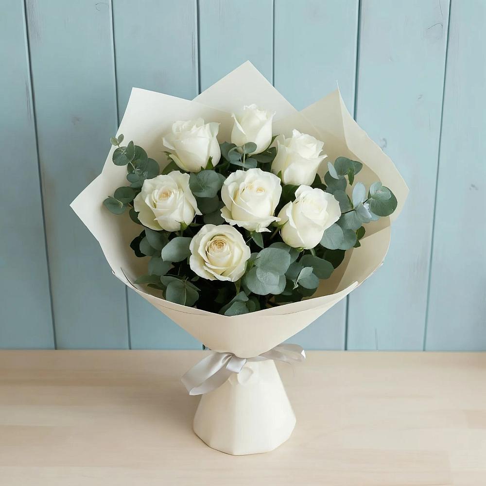 Букет Белые розы в Эвкалипте в Радице-Крыловке