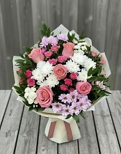 Букет цветов из:  Альстромерии, Гвоздики, Розы и Хризантемы в Радице-Крыловке
