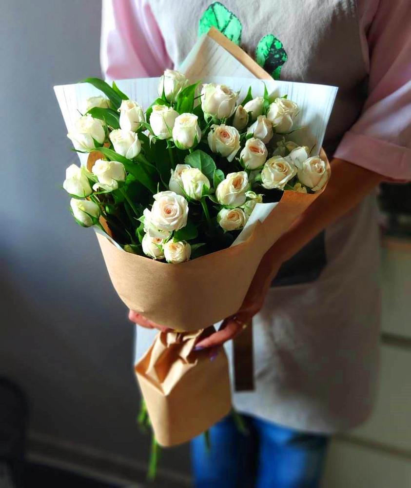 Букет цветов из: Розы в Радице-Крыловке