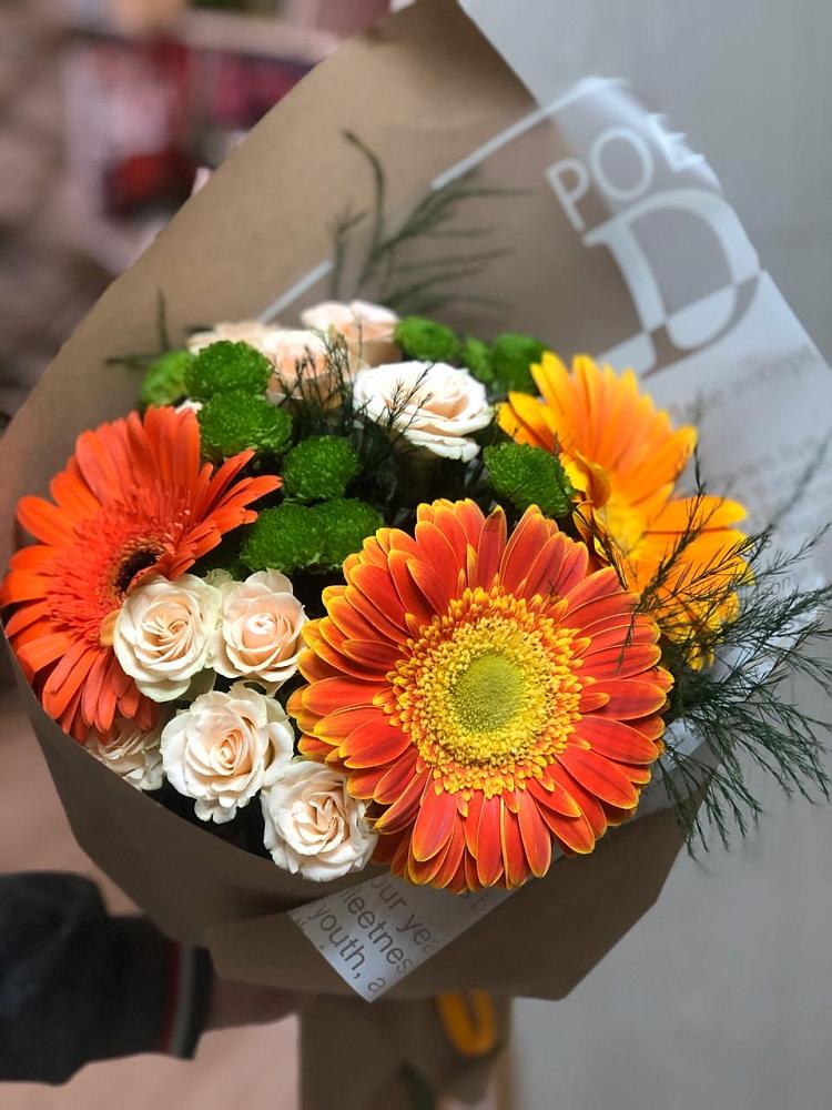 Букет цветов из: Герберы, Хризантемы и Розы в Радице-Крыловке