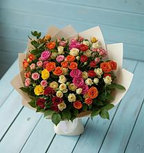 Букет Микс из разноцветных кустовых роз в Радице-Крыловке