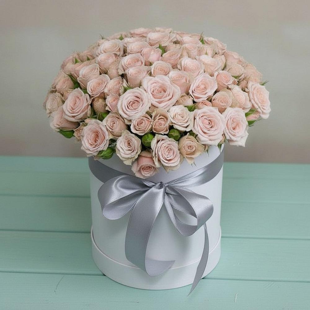 Цветочная композиция из Розы в шляпной коробке в Радице-Крыловке