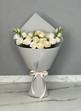 Букет цветов из:  Розы и Лизиантусы в Радице-Крыловке